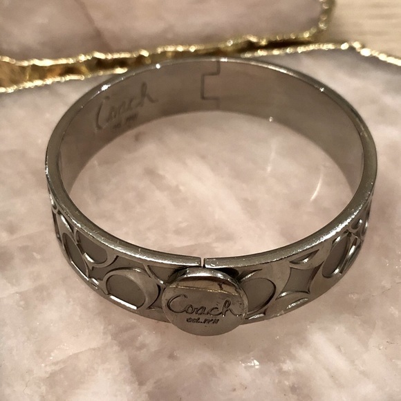 Coach Clasp Logo Bracelet - Picture 2 of 5